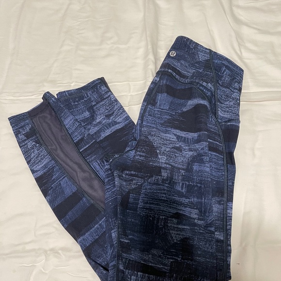 Lululemon Train Times - Picture 4 of 8